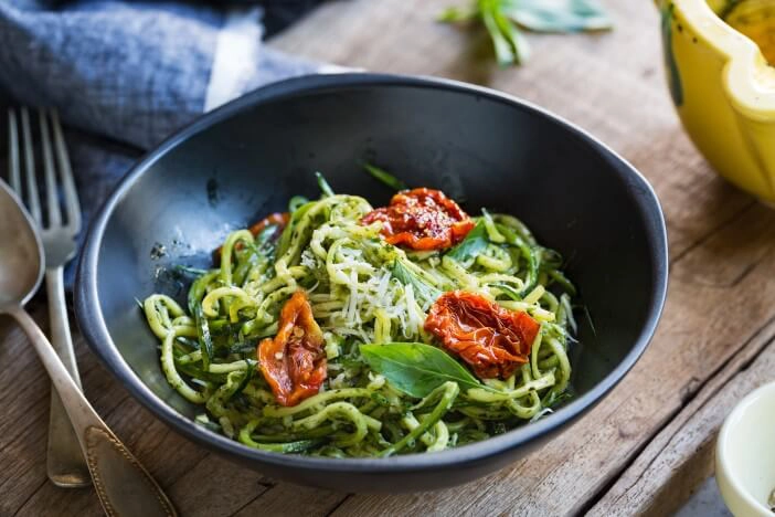 Zucchini Spaghetti weniger Kohlenhydrate low carb abnehmen