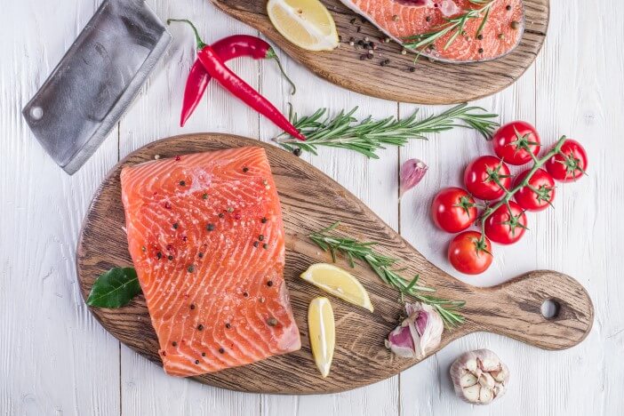 Gegrillte Lachsspieße Gegrillte Lachsspieße