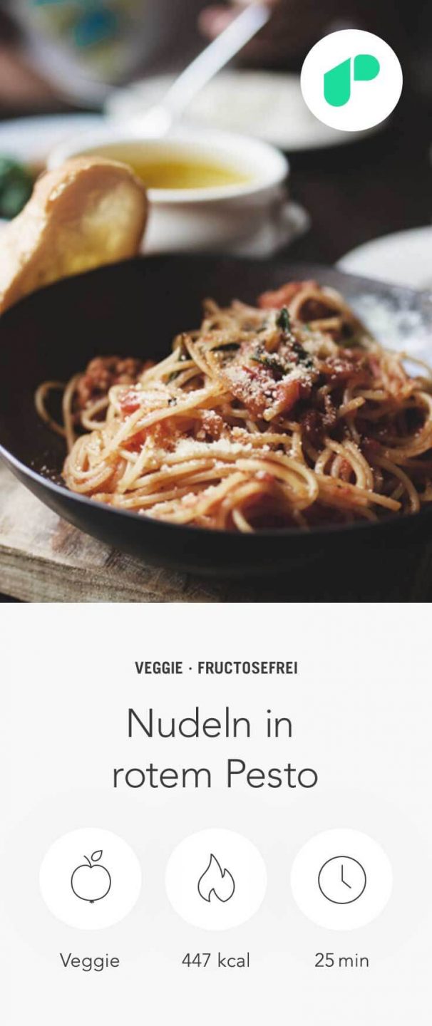 Nudeln mit rotem Pesto