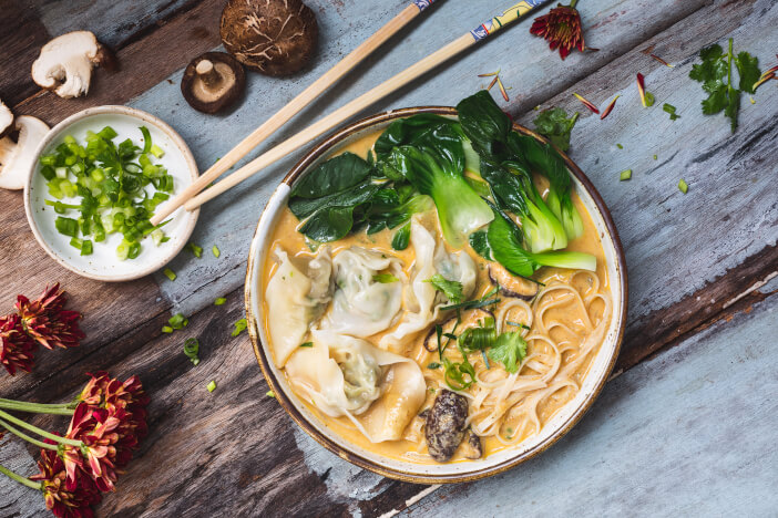 Sesamtofu auf Erdnusssauce Sesamtofu auf Erdnusssauce