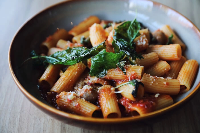 Pasta mit Paprika-Nuss-Sauce