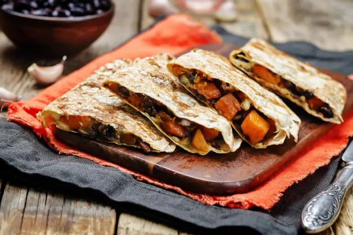 Süßkartoffel Quesadilla mit Guacamole